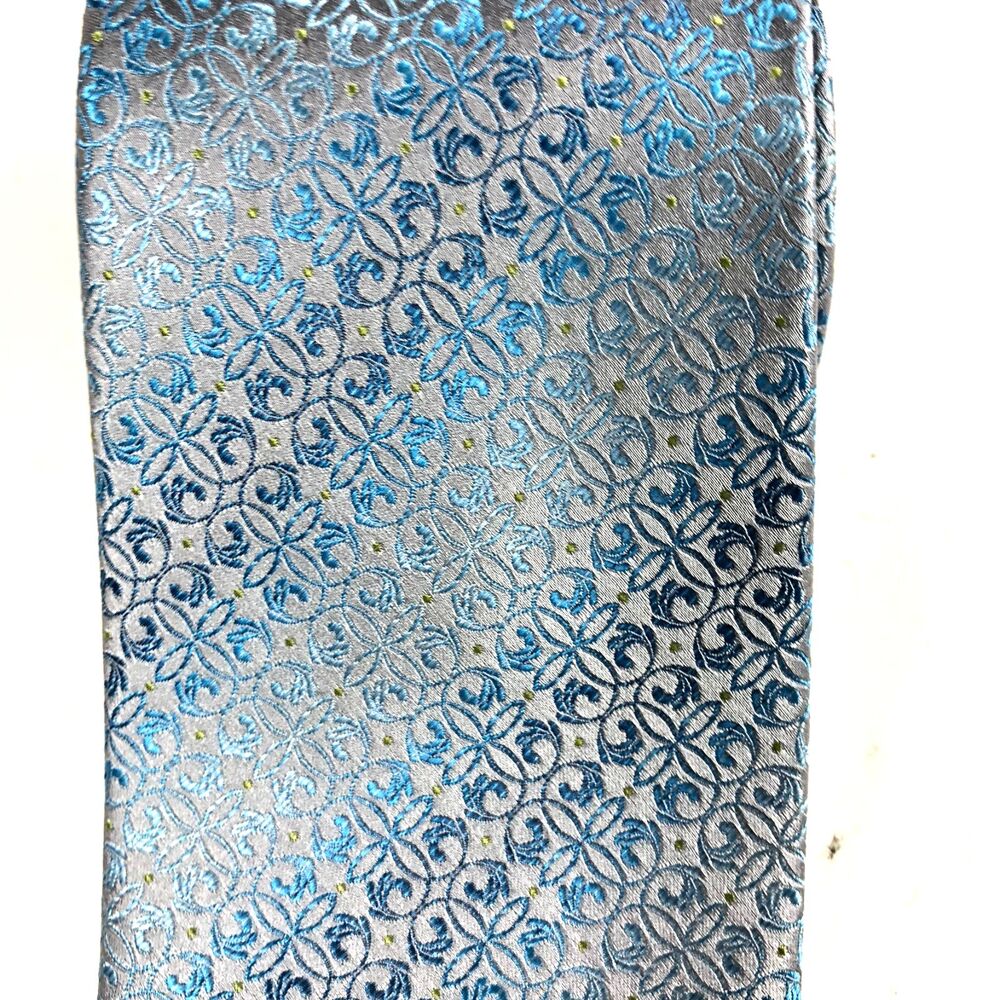 Van Heusen 100% Silk Men's Tie Gray Blue Geometric Medallion Designer Necktie - Picture 2 of 6